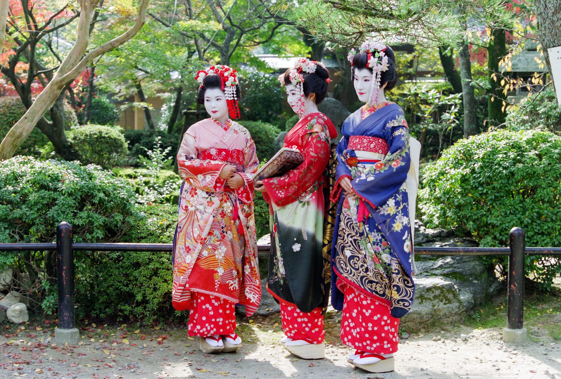 The Kimono: History and Cultural Significance of the Japanese Icon